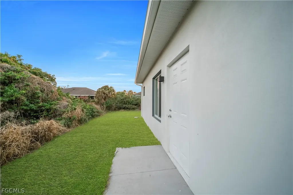 128 Bell Boulevard S Lehigh Acres FL 33974