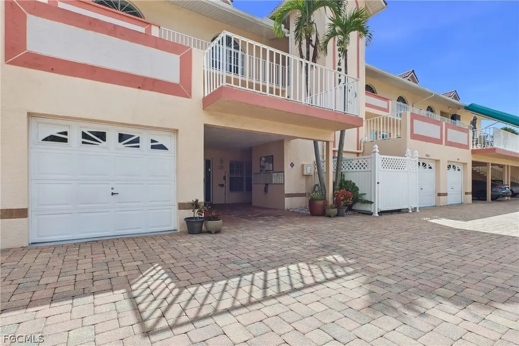 1614 Beach Parkway Cape Coral FL 33904