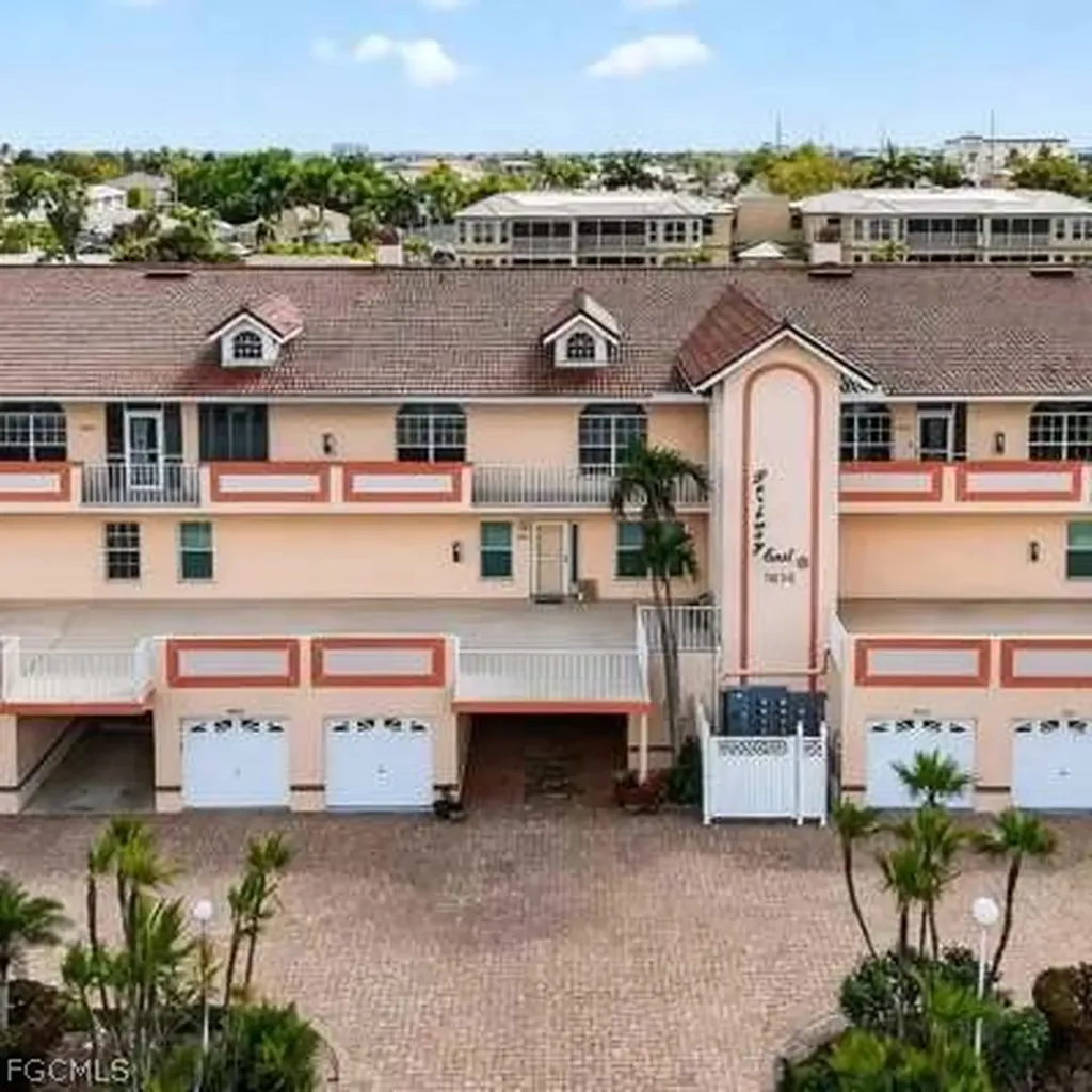 1614 Beach Parkway Cape Coral FL 33904