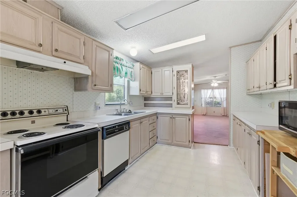11250 Stringfellow Road Bokeelia FL 33922