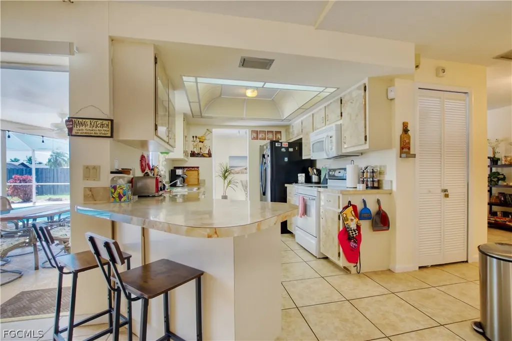318 SE 33rd Terrace Cape Coral FL 33904