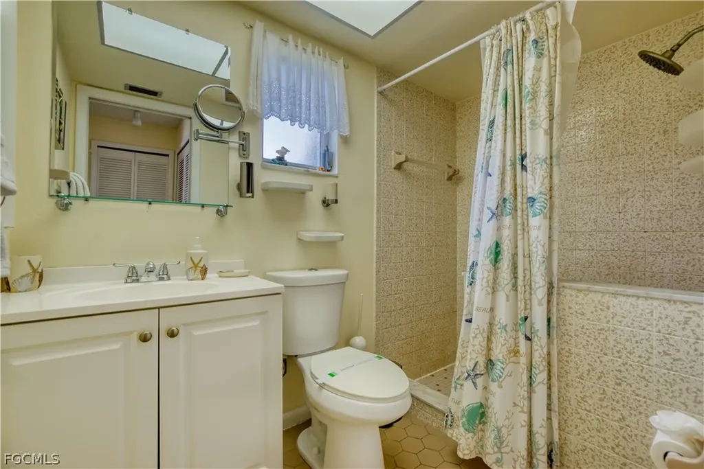 318 SE 33rd Terrace Cape Coral FL 33904