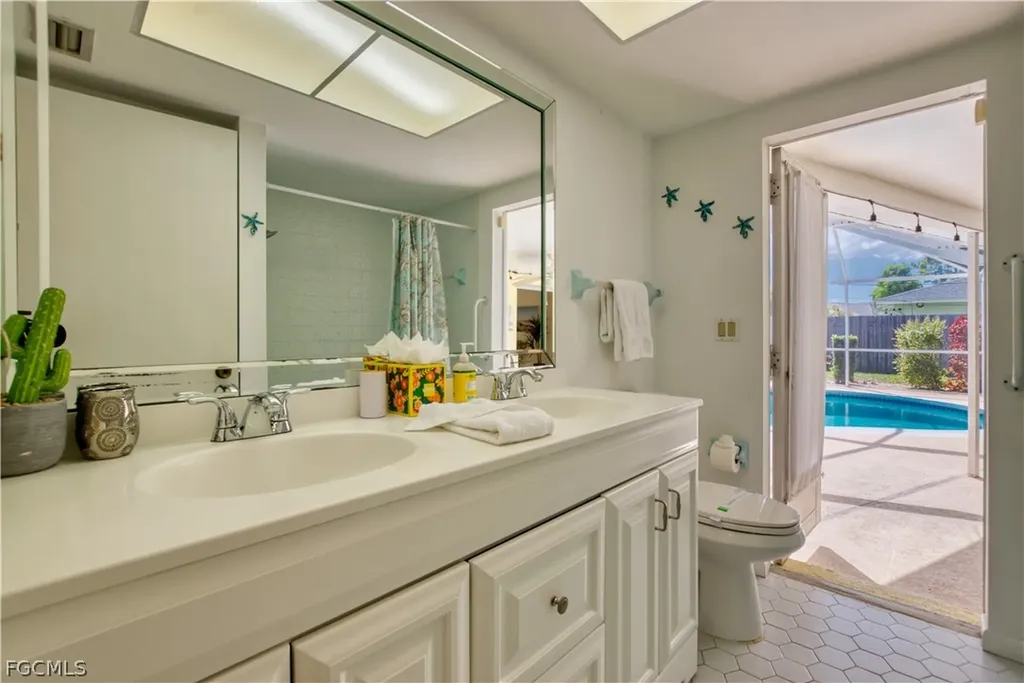 318 SE 33rd Terrace Cape Coral FL 33904