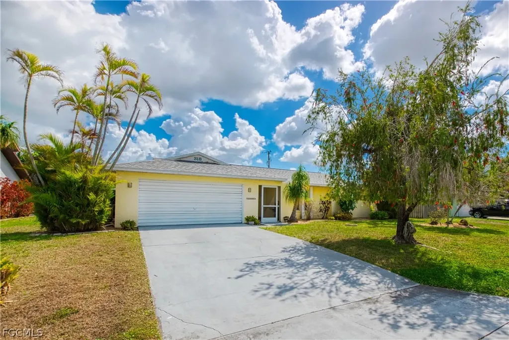 318 SE 33rd Terrace Cape Coral FL 33904