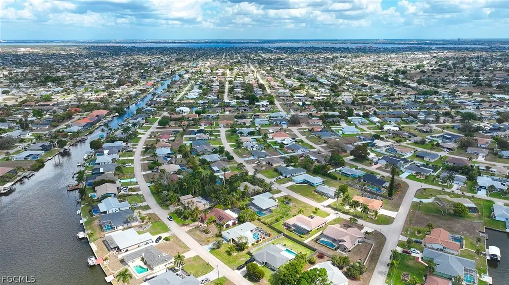 318 SE 33rd Terrace Cape Coral FL 33904
