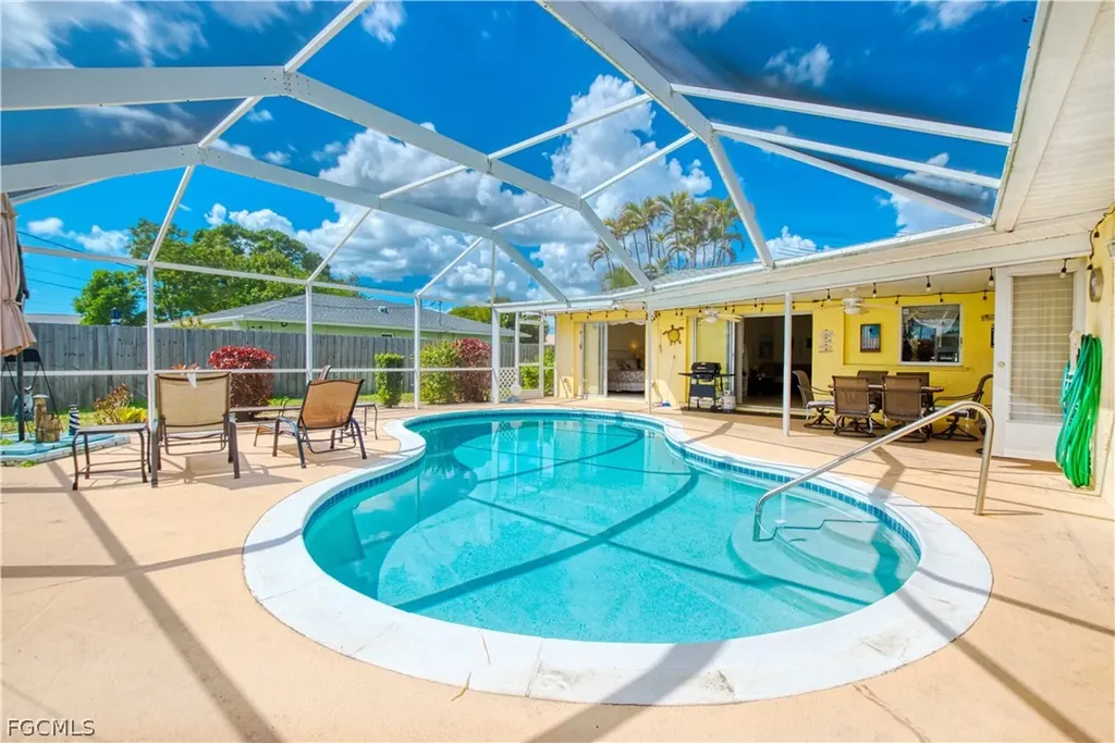 318 SE 33rd Terrace Cape Coral FL 33904