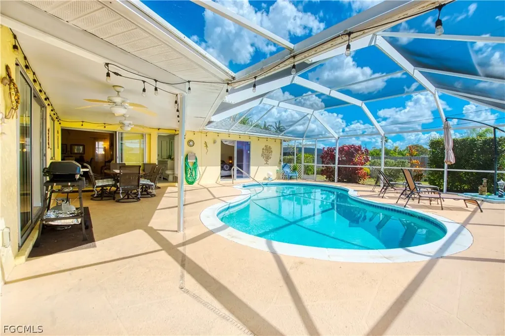 318 SE 33rd Terrace Cape Coral FL 33904