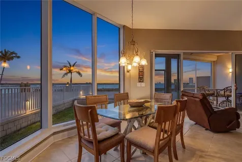 4137 Bay Beach Lane