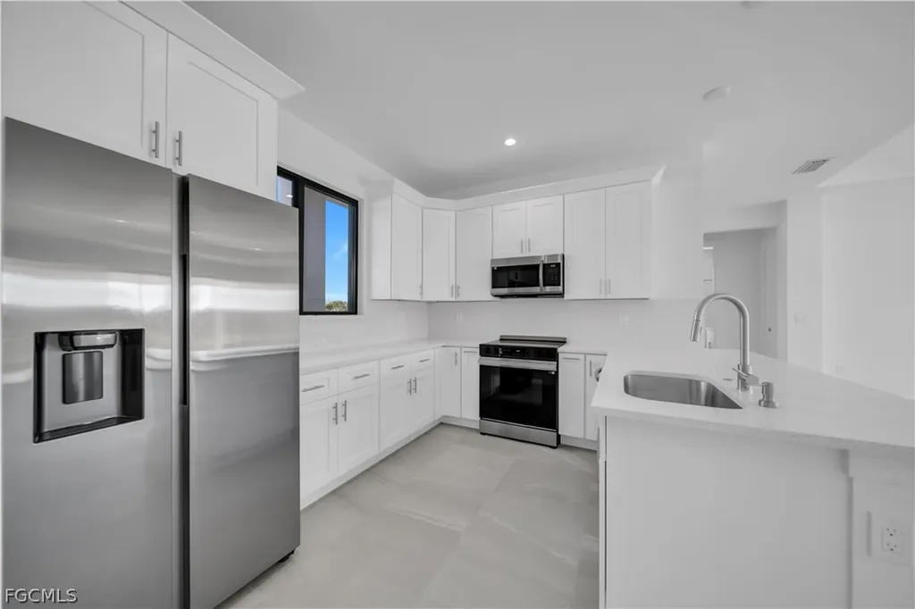 2204 NE 14th Place Cape Coral FL 33909