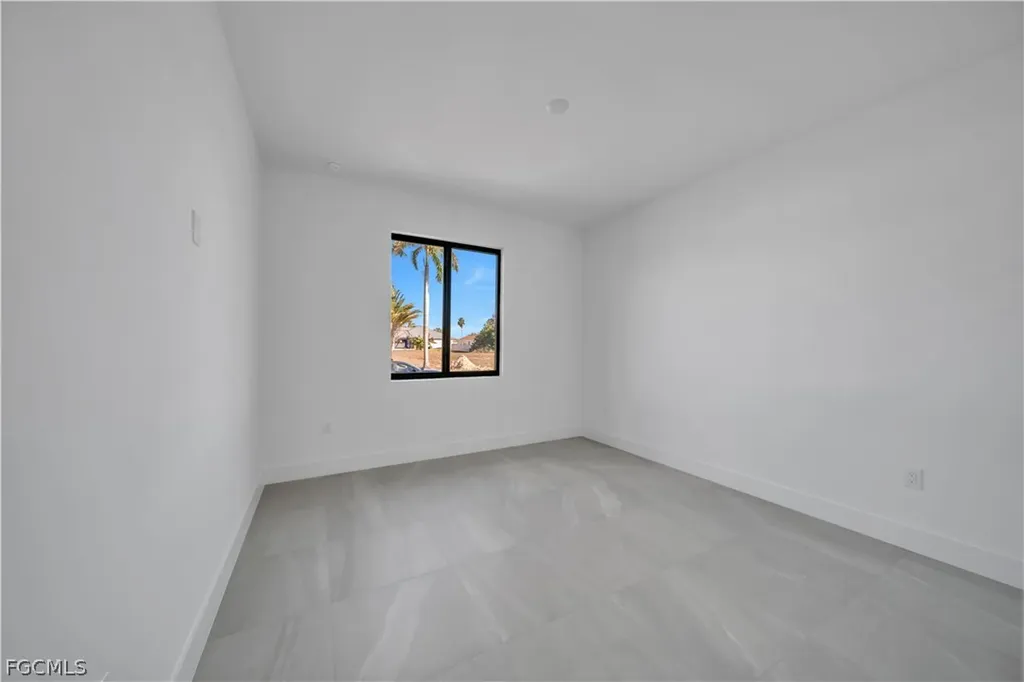 2204 NE 14th Place Cape Coral FL 33909