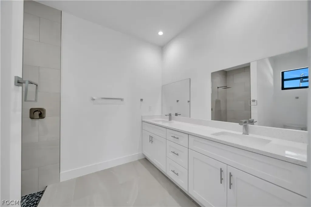 2204 NE 14th Place Cape Coral FL 33909