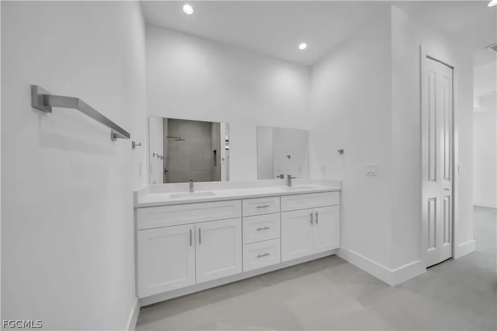2204 NE 14th Place Cape Coral FL 33909