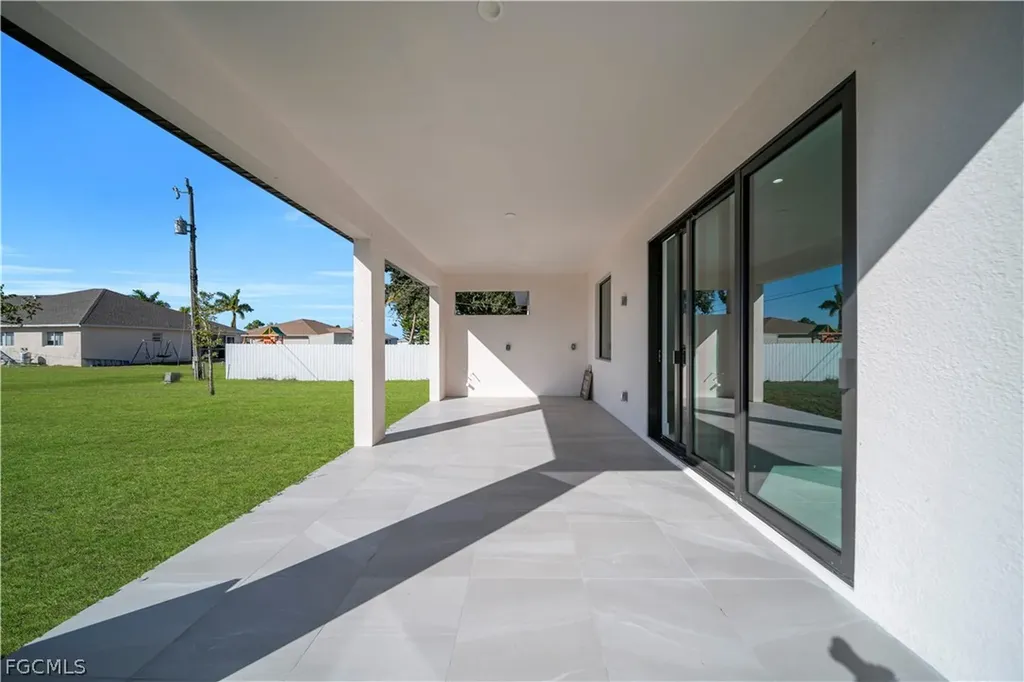 2204 NE 14th Place Cape Coral FL 33909