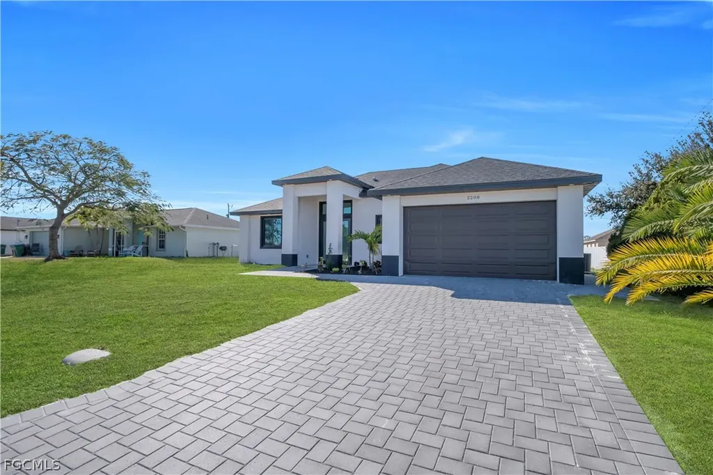2204 NE 14th Place Cape Coral FL 33909