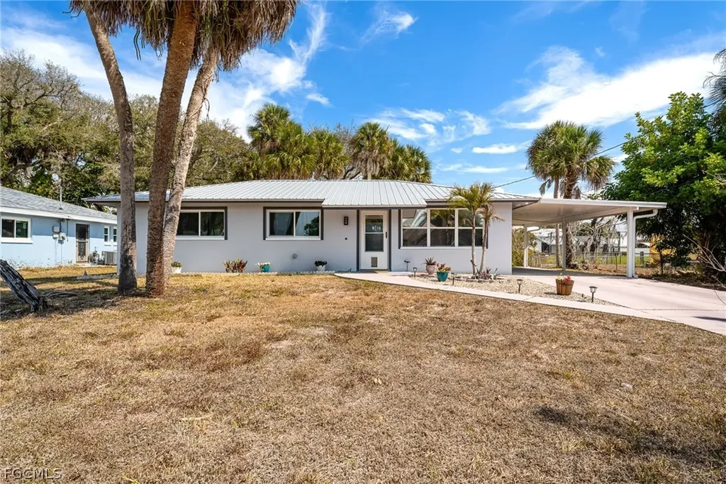 1006 April Lane North Fort Myers FL 33903