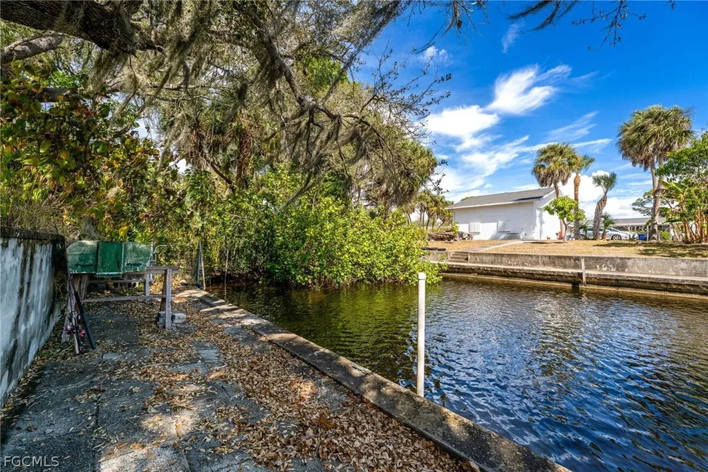 1006 April Lane North Fort Myers FL 33903
