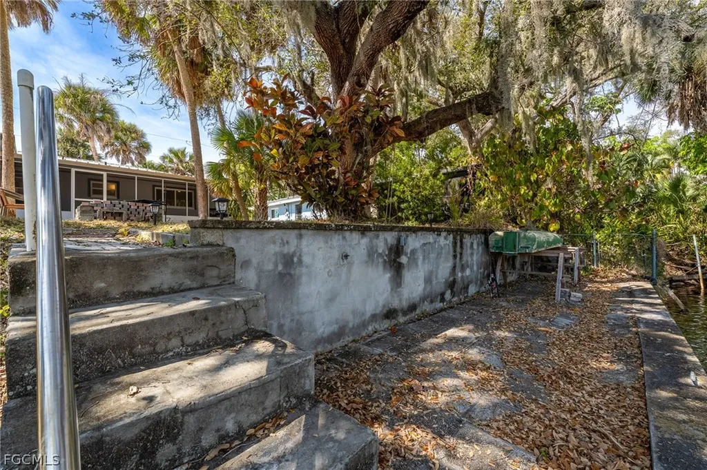 1006 April Lane North Fort Myers FL 33903