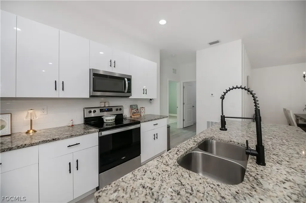 3037 Harvard Circle Labelle FL 33935