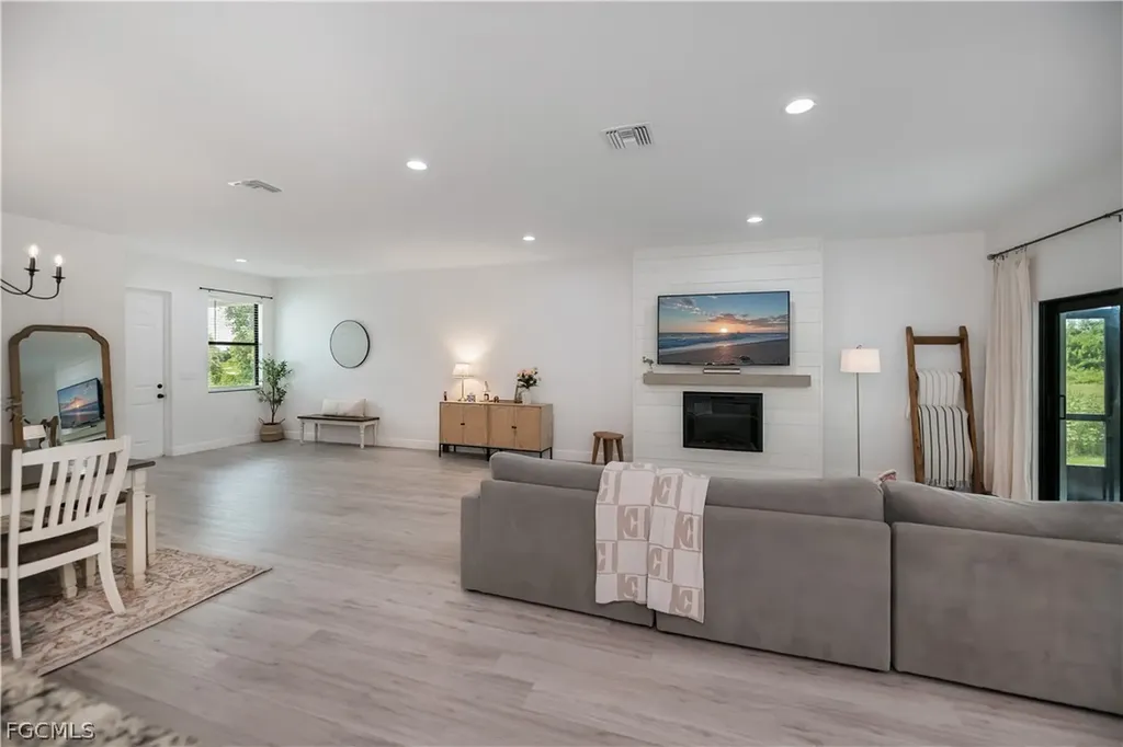 3037 Harvard Circle Labelle FL 33935
