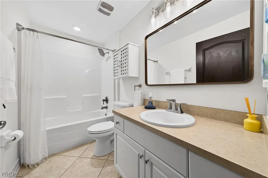 2238 NW 8th Terrace Cape Coral FL 33993