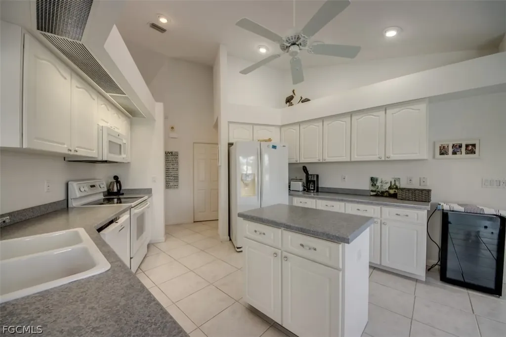 5142 SW 2nd Place Cape Coral FL 33914