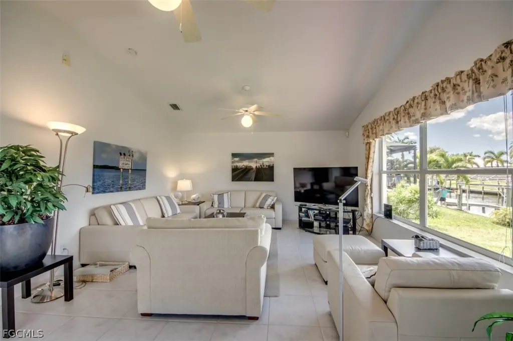 5142 SW 2nd Place Cape Coral FL 33914