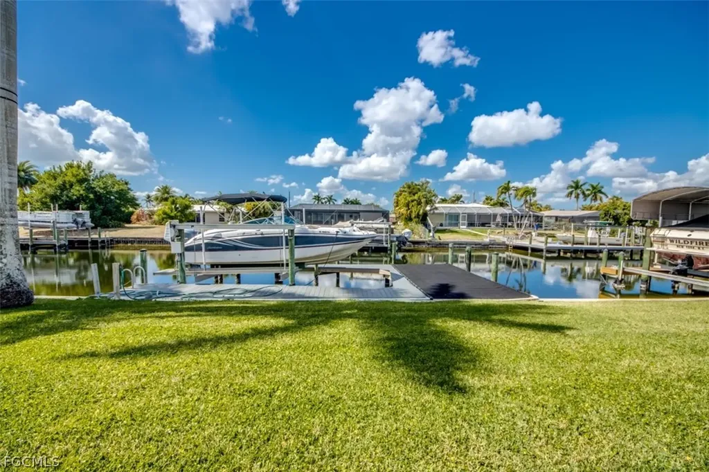 5142 SW 2nd Place Cape Coral FL 33914