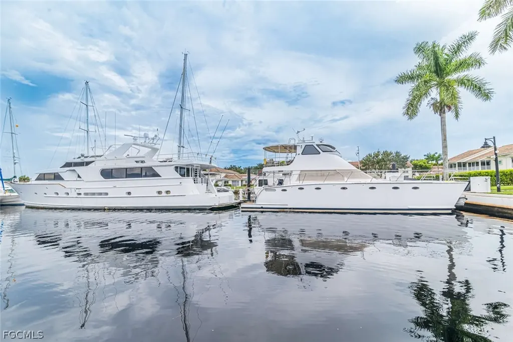 525 Newport Drive Naples FL 34114
