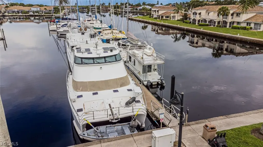 525 Newport Drive Naples FL 34114