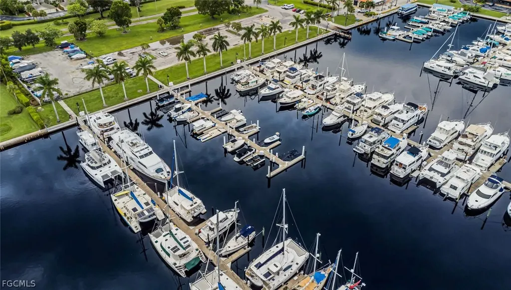 525 Newport Drive Naples FL 34114