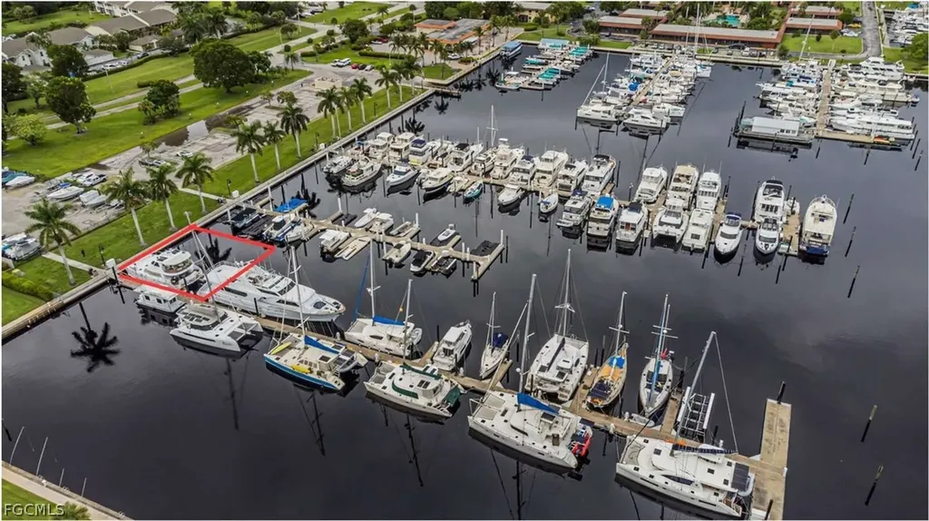 525 Newport Drive Naples FL 34114