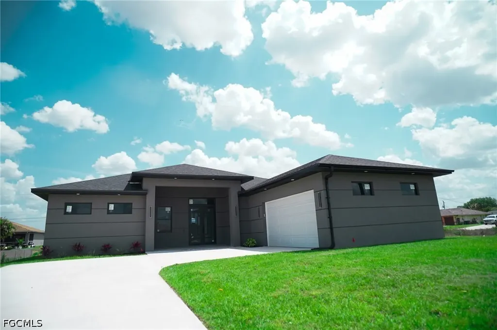 812 Chapel Avenue Lehigh Acres FL 33971