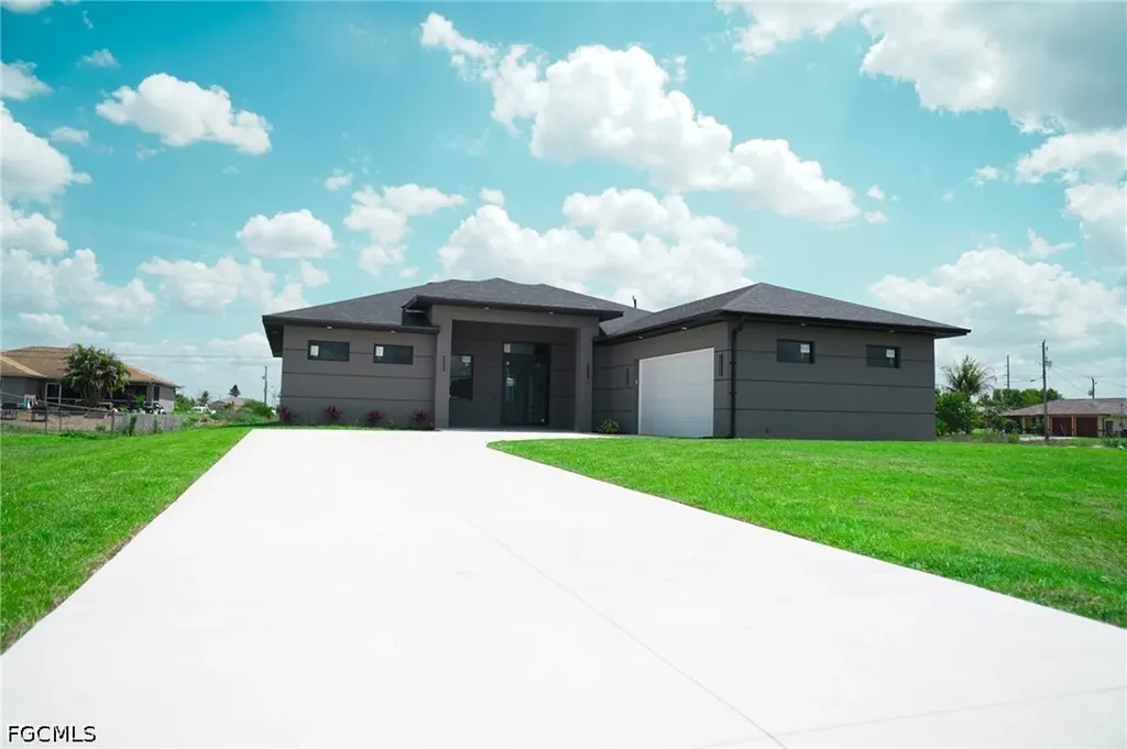 812 Chapel Avenue Lehigh Acres FL 33971