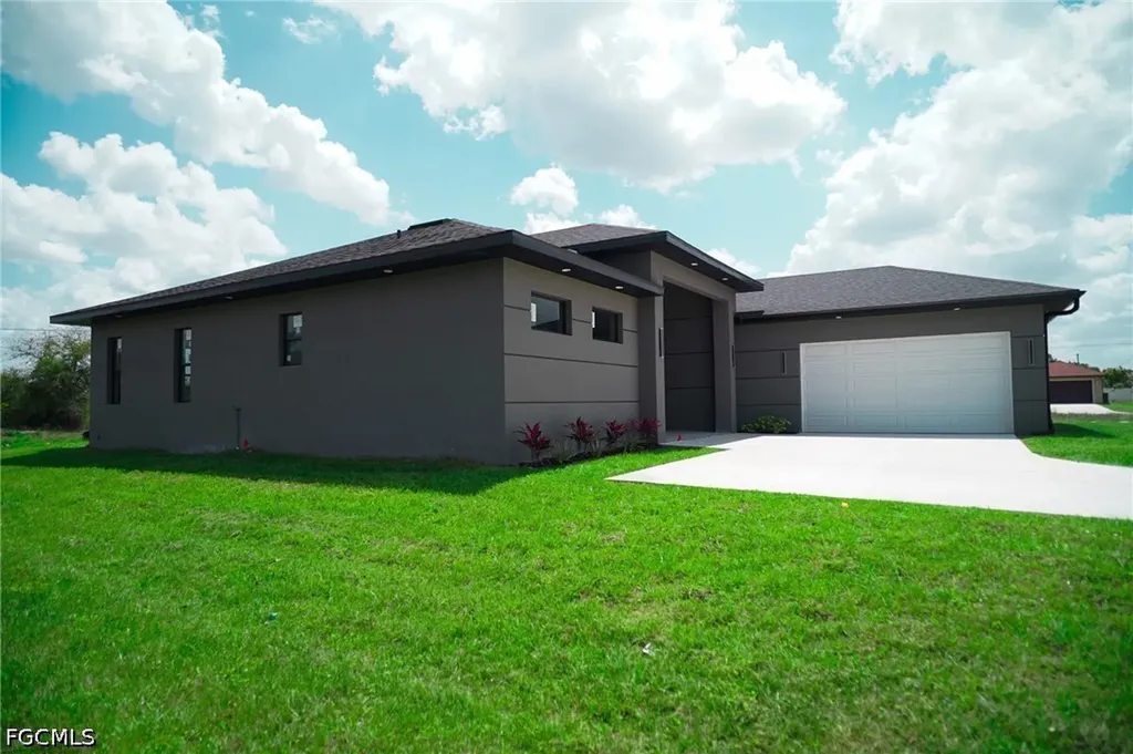 812 Chapel Avenue Lehigh Acres FL 33971