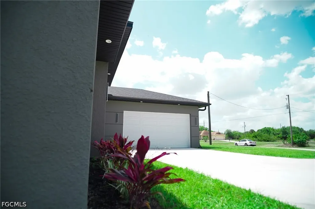 812 Chapel Avenue Lehigh Acres FL 33971