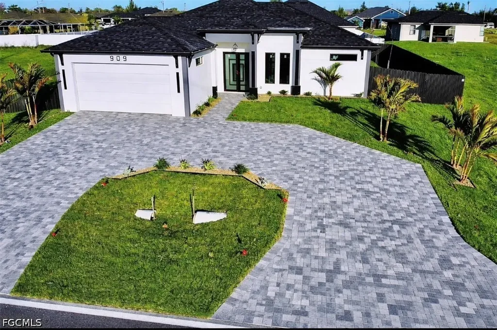 909 Santa Barbara Boulevard N Cape Coral FL 33993