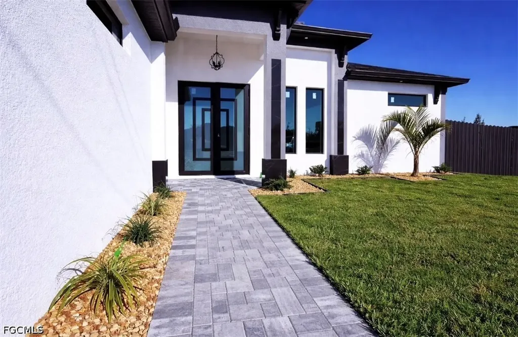 909 Santa Barbara Boulevard N Cape Coral FL 33993