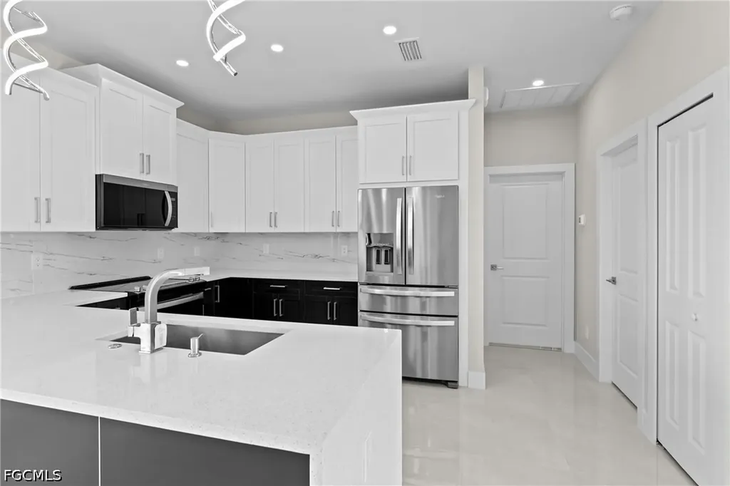 923 NE 17th Terrace Cape Coral FL 33909