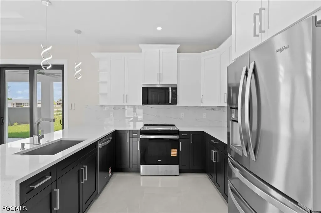 923 NE 17th Terrace Cape Coral FL 33909