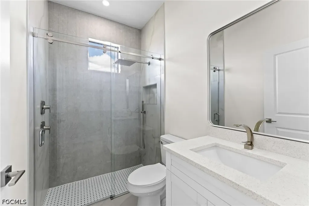 923 NE 17th Terrace Cape Coral FL 33909