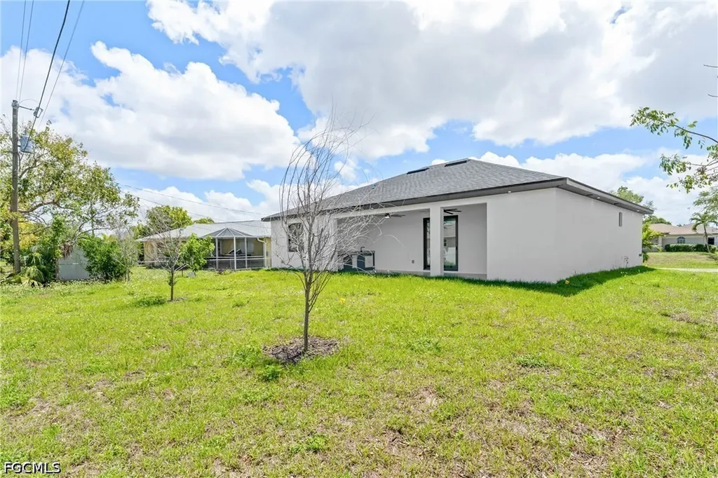 923 NE 17th Terrace Cape Coral FL 33909