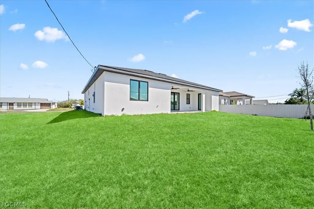822 NE 19th Street Cape Coral FL 33909
