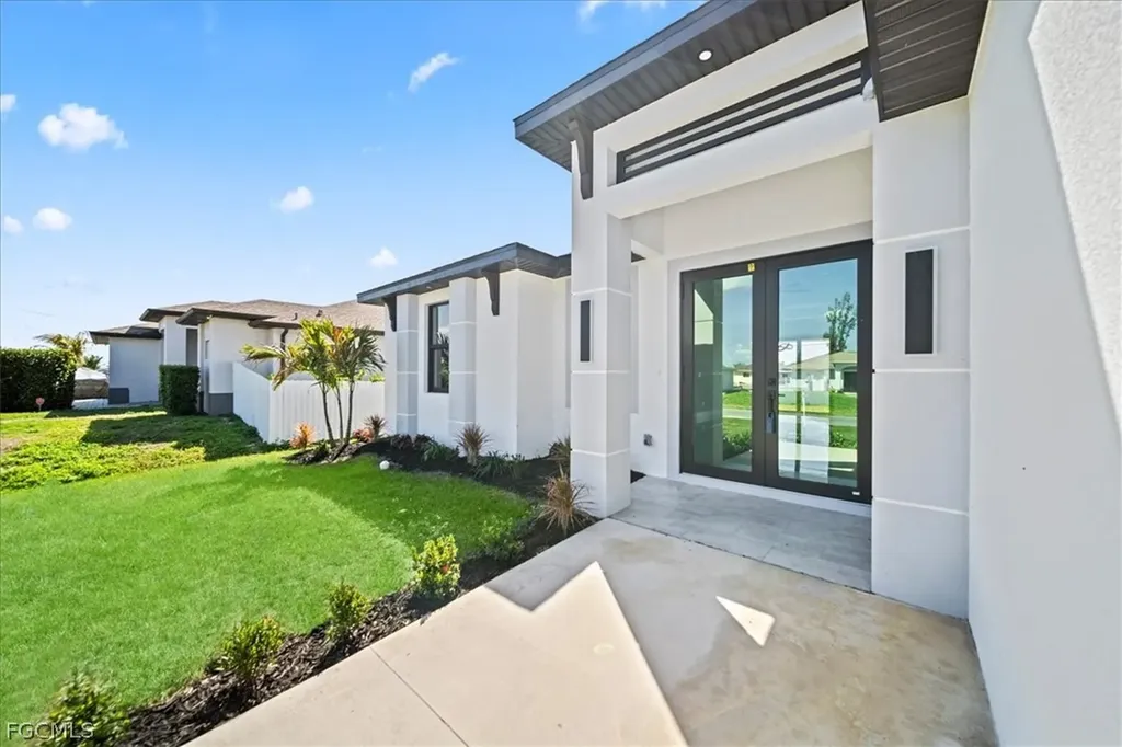 822 NE 19th Street Cape Coral FL 33909