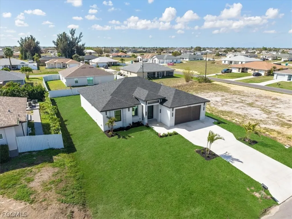 822 NE 19th Street Cape Coral FL 33909