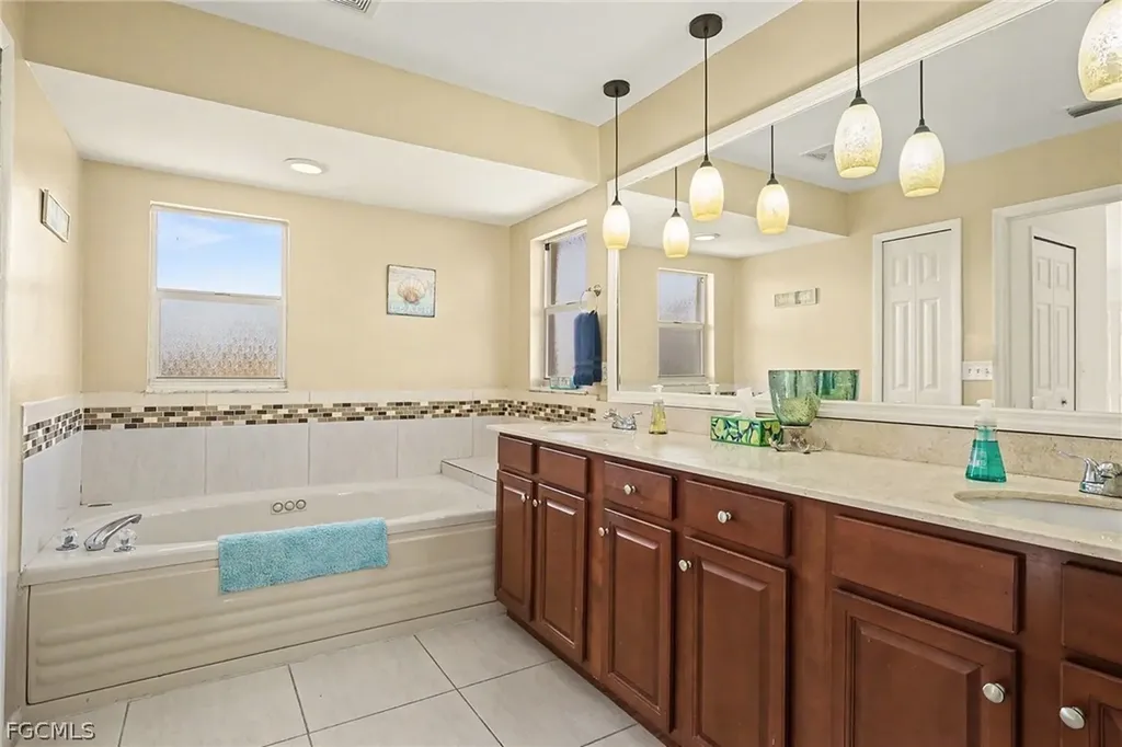 3104 SE 6th Avenue Cape Coral FL 33904