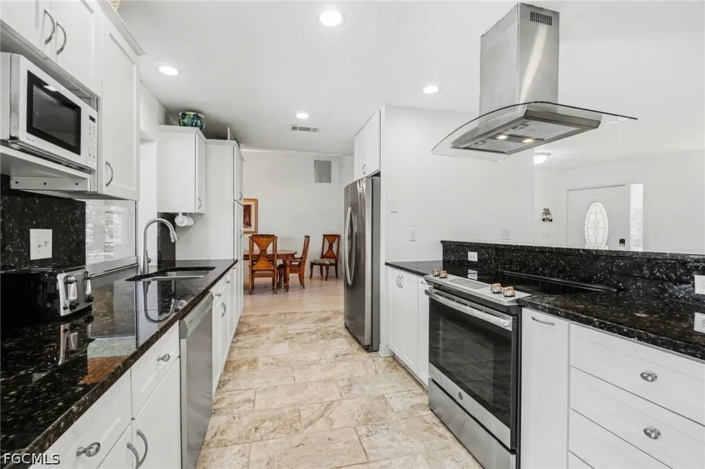 3104 SE 6th Avenue Cape Coral FL 33904