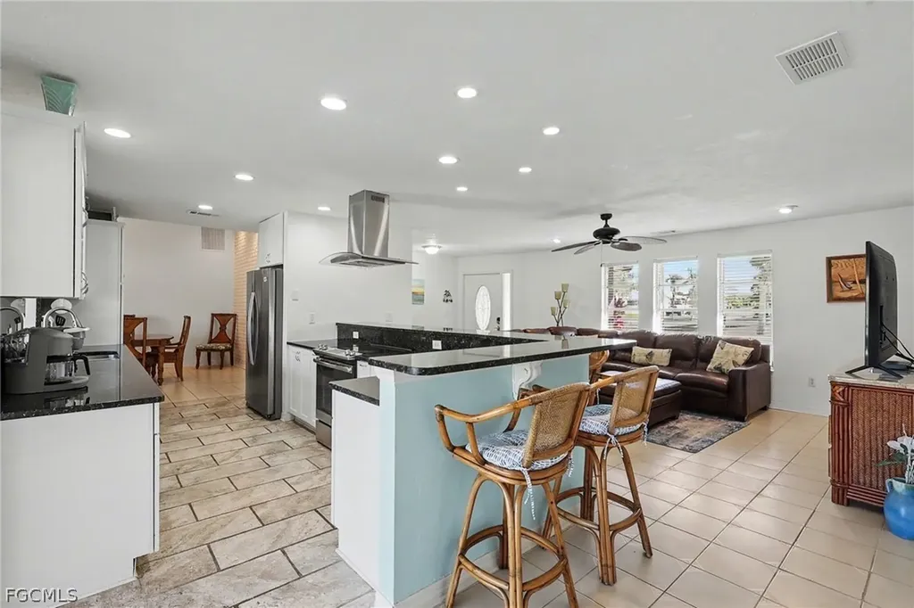3104 SE 6th Avenue Cape Coral FL 33904