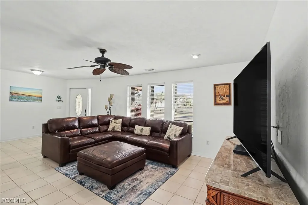 3104 SE 6th Avenue Cape Coral FL 33904