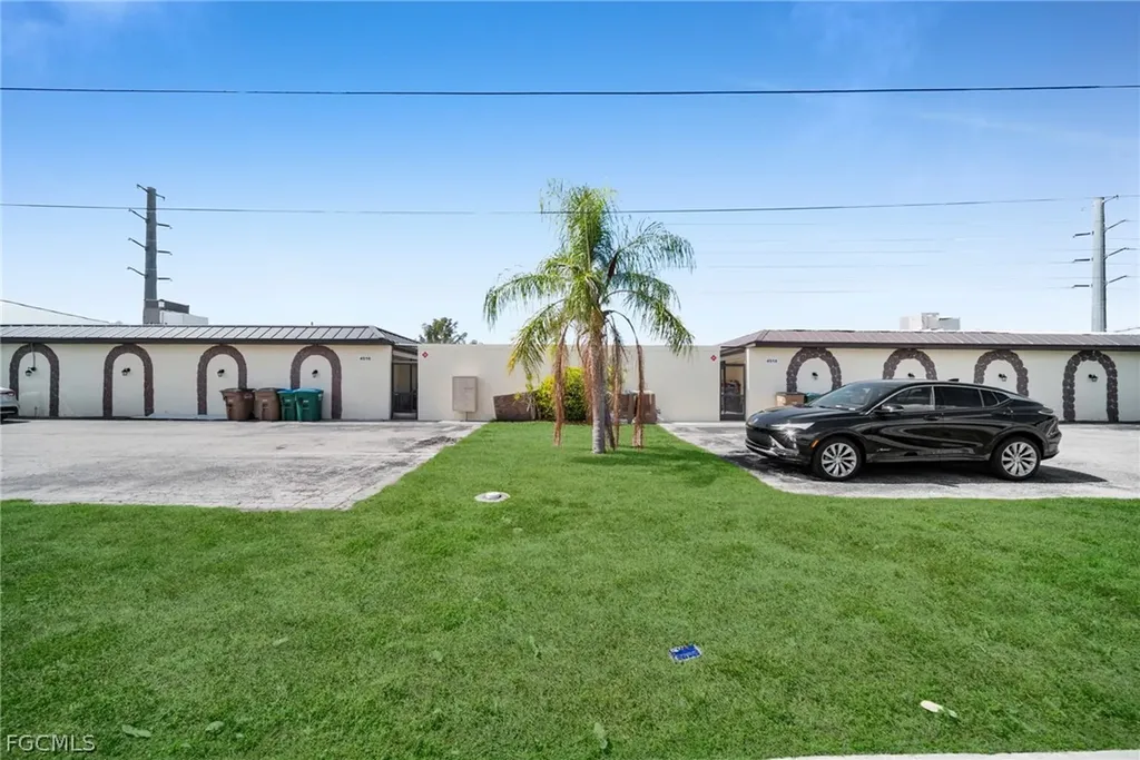4516 Santa Barbara Boulevard Cape Coral FL 33914