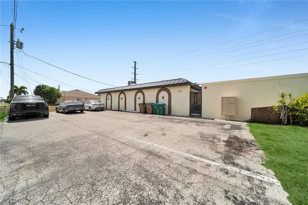 4516 Santa Barbara Boulevard Cape Coral FL 33914